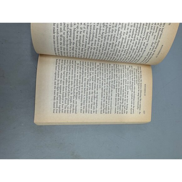 Mark Twain "Roughing It" Paperback Book Edited By Hamlin Penguin American READ - Picture 6 of 6